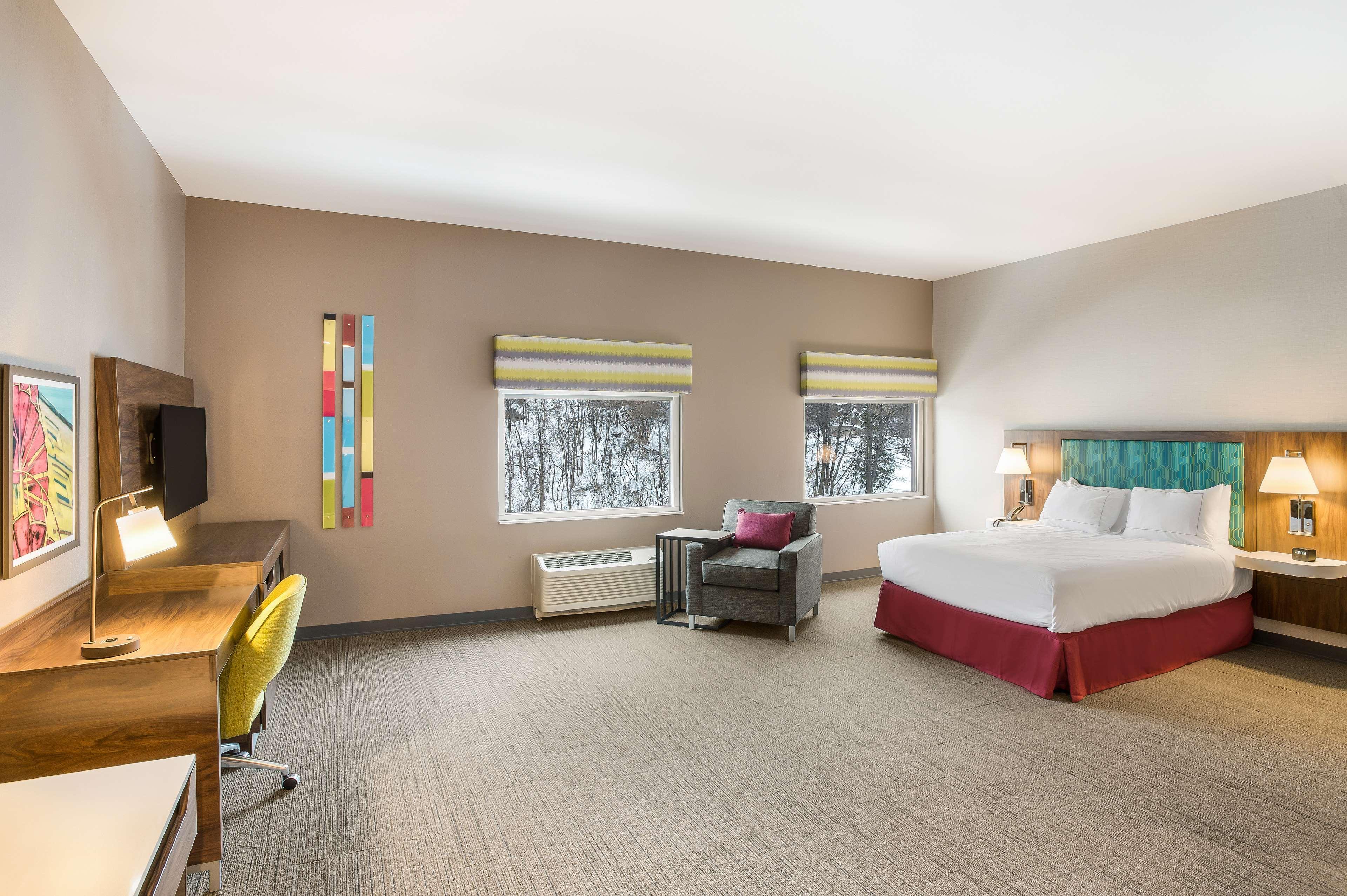Hampton Inn & Suites Houghton Exterior photo